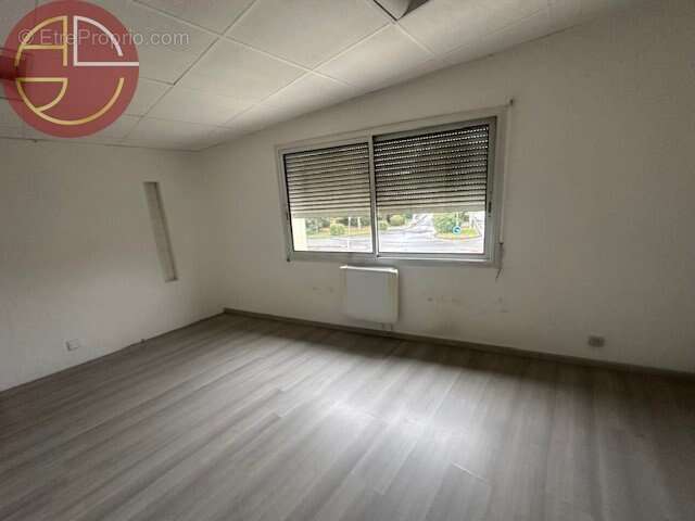 Commerce à LAUNAGUET