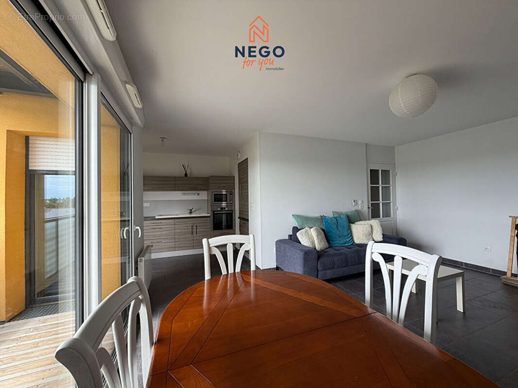 Appartement à LES PONTS-DE-CE