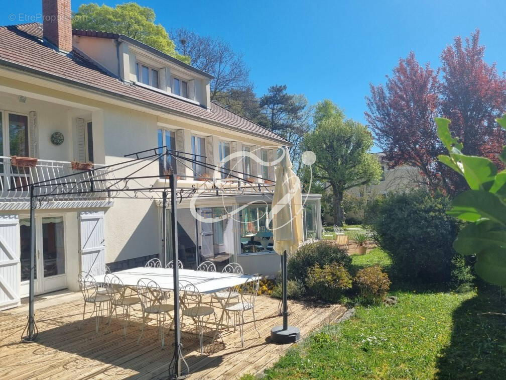 Maison à TASSIN-LA-DEMI-LUNE