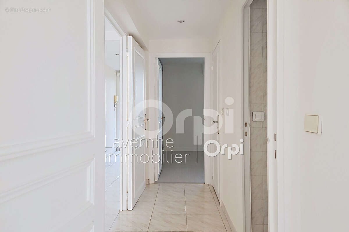 Appartement 65 m² à Antibes  - photo 5