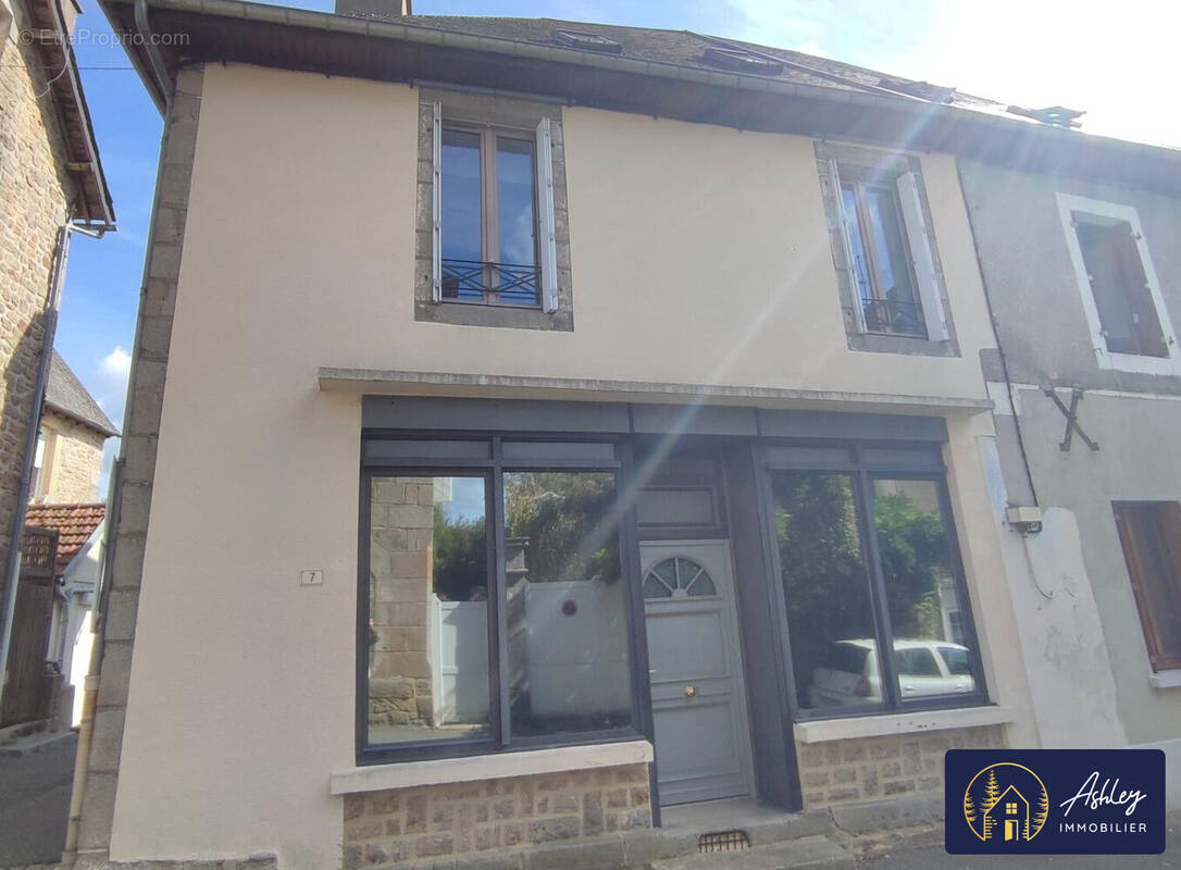 Immeuble de rapport Neuvic - Appartement à NEUVIC