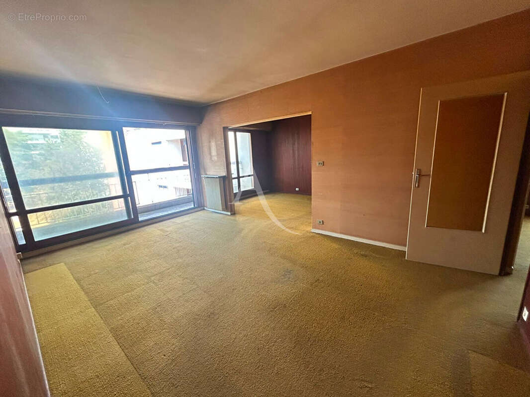Apppartement a renover - beau potentiel - photo 7