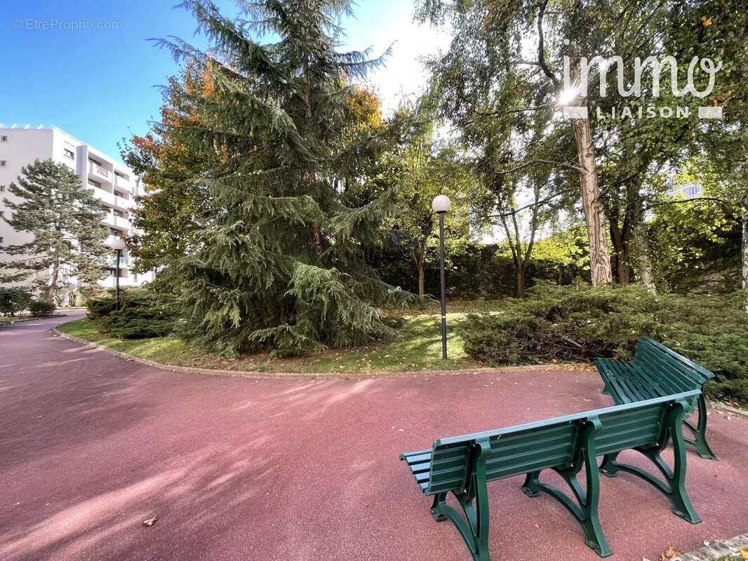 Appartement à MONTROUGE