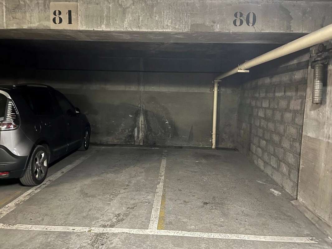 Parking à LEVALLOIS-PERRET