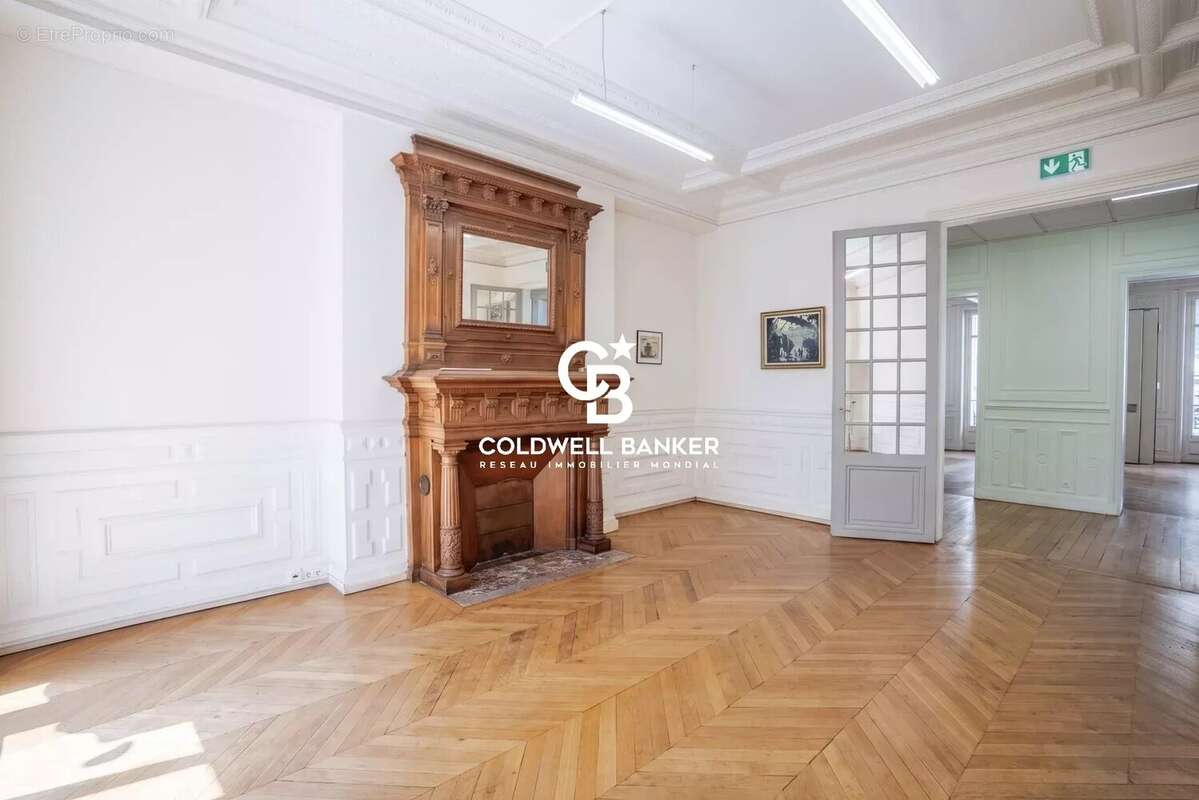 Appartement à PARIS-8E