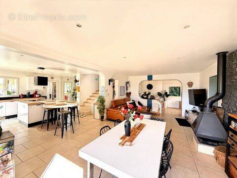 Maison à BORMES-LES-MIMOSAS