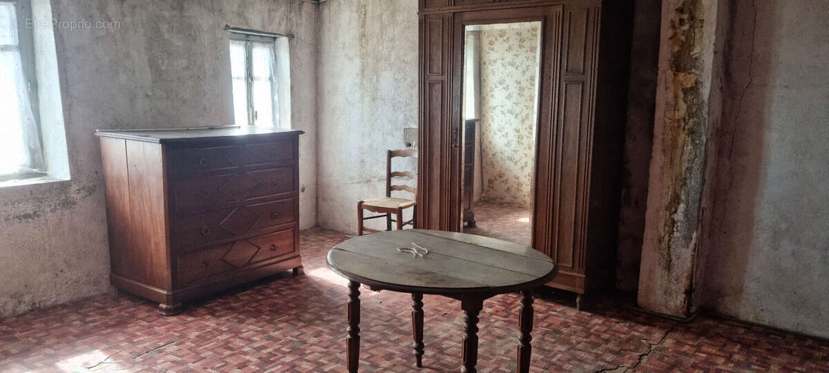 VERTAIZON / Maison à vendre dans un agréable village à proximité de Pont-du-Château ! - photo 6