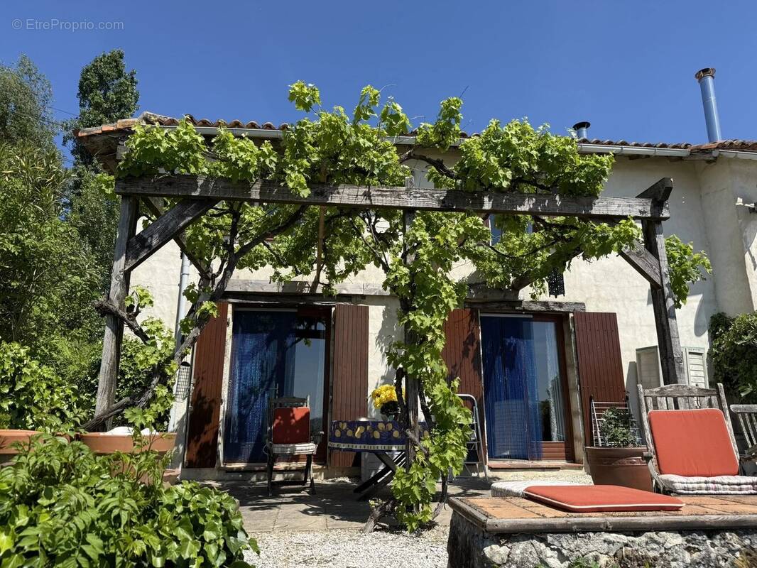 Maison à AUBETERRE-SUR-DRONNE