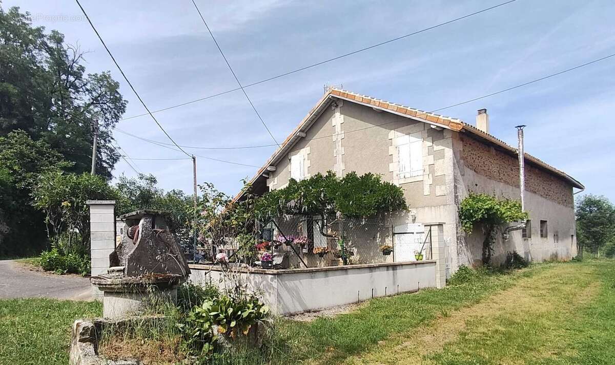 Maison à MASSIGNAC