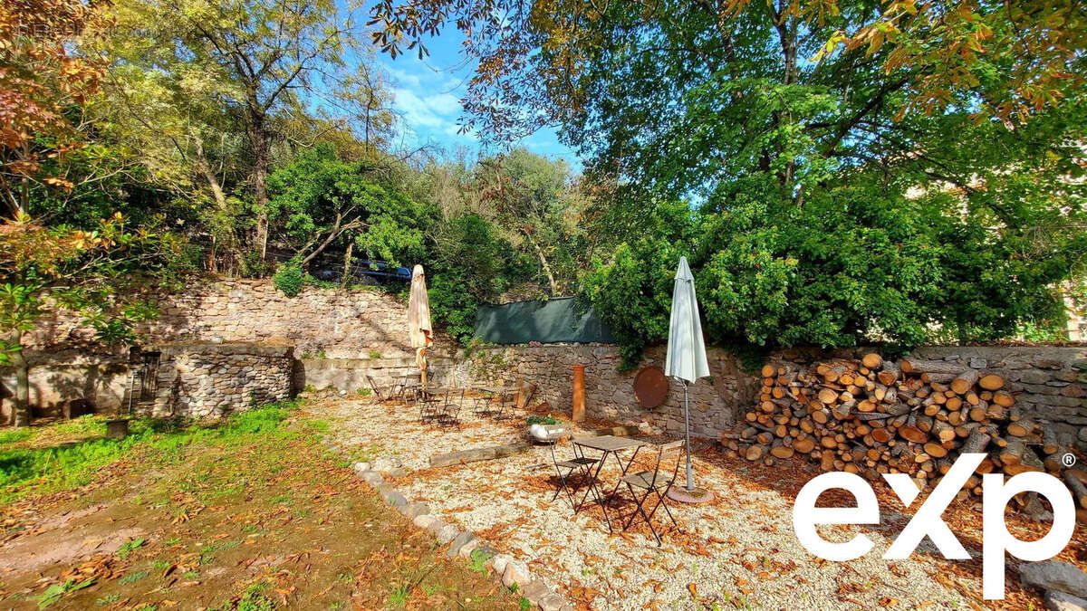 Maison à LA TOUR-SUR-ORB