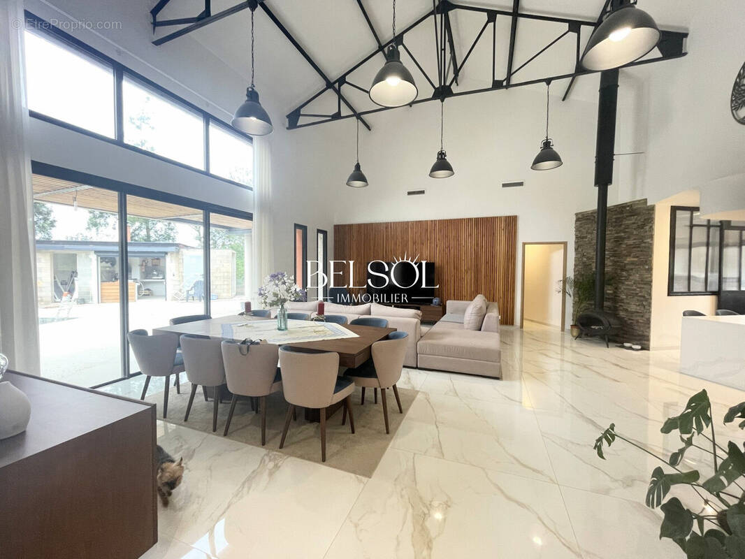 Maison à SAINT-CYPRIEN