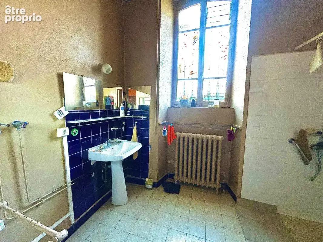 Opportunité rare pour professionnels — Bâtiment de caractère de 450 m² sur 3 niveaux avec jardin de 1 000 m² - photo 6