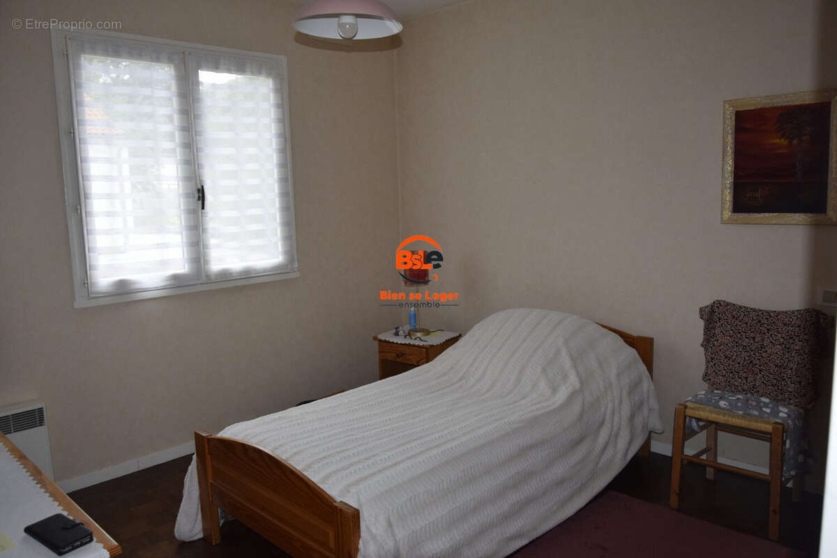 MAISON A VENDRE 7 PIECES - Votre agence immobilière de proximité BSLE - Bien Se Loger Ensemble VEYRE MONTON - Maison à VEYRE-MONTON