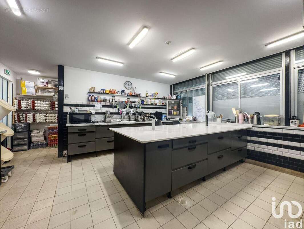 Photo 6 - Commerce à NIMES