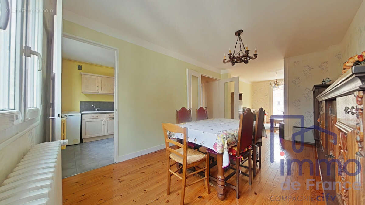 Appartement 64 m² à Saint-Etienne  - photo 2
