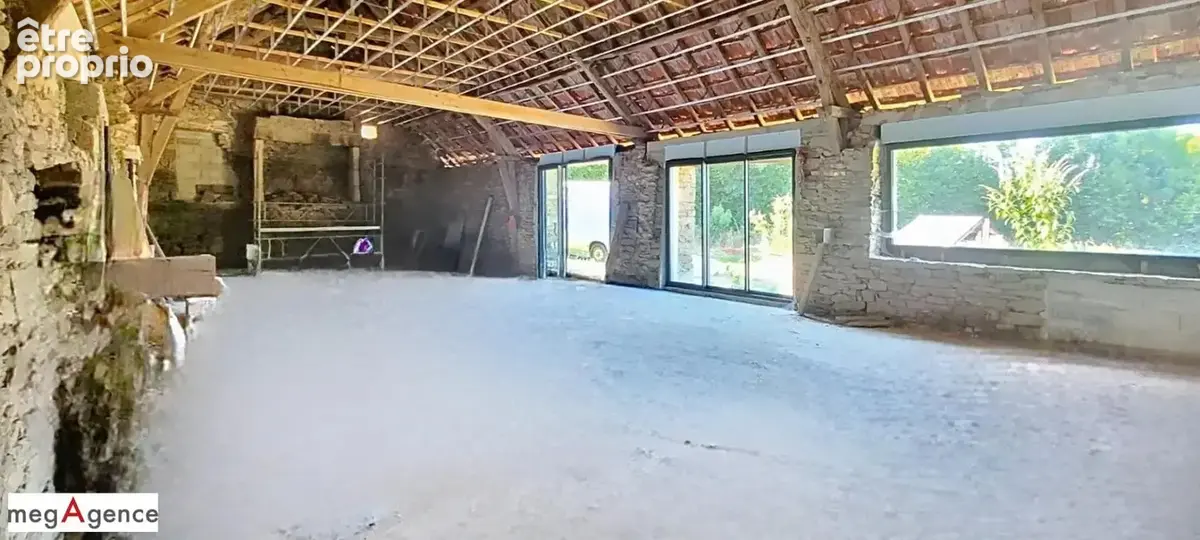 Maison en pierre à rénover avec sa grange à aménager - photo 11