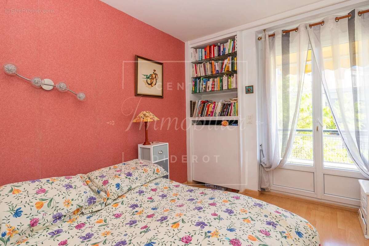 Appartement à PARIS-12E