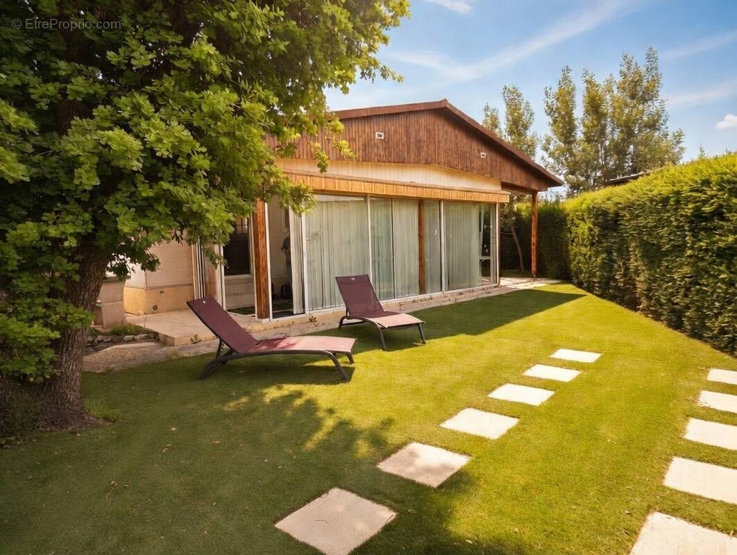 Maison à ROQUEBRUNE-SUR-ARGENS