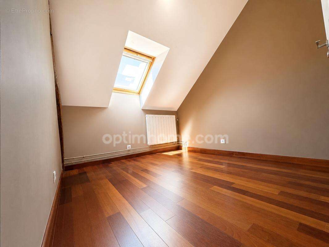 Maison de caractère 138m2 avec dépendance et double garage - photo 9