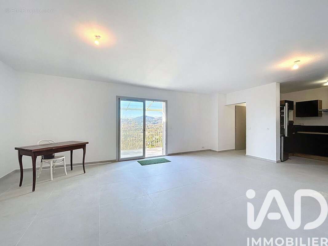 Photo 2 - Appartement à FAYENCE