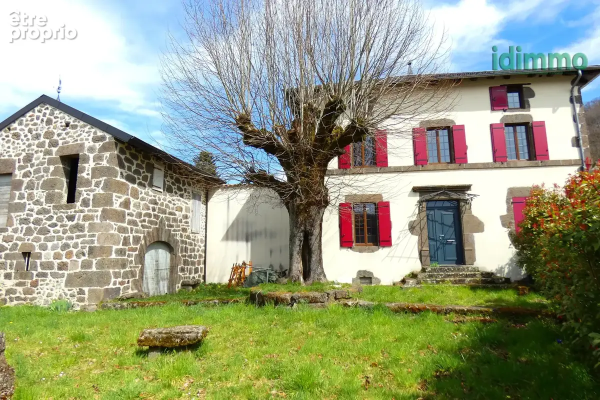 Maison à VELZIC