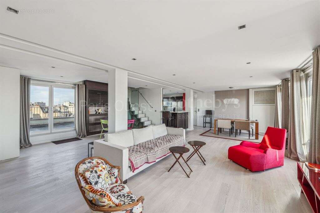 Appartement à PARIS-16E