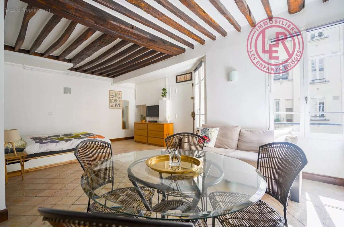 Appartement à PARIS-3E