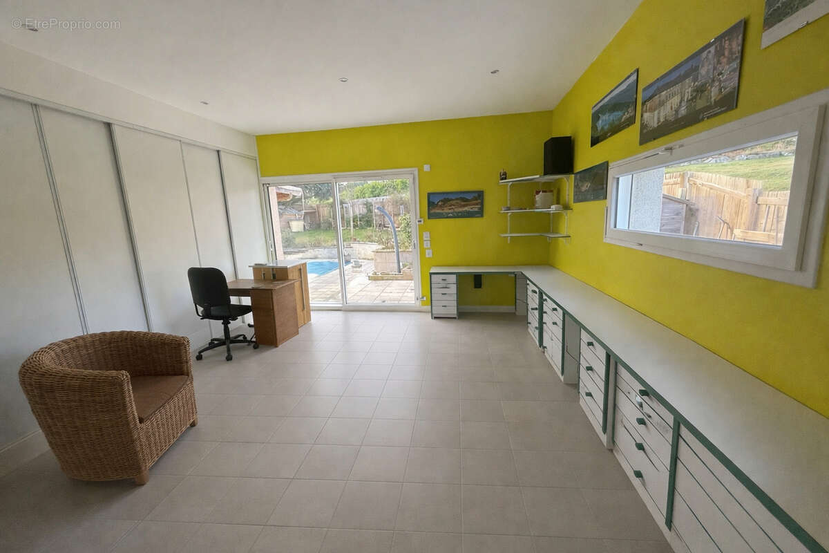 Maison à RENAISON
