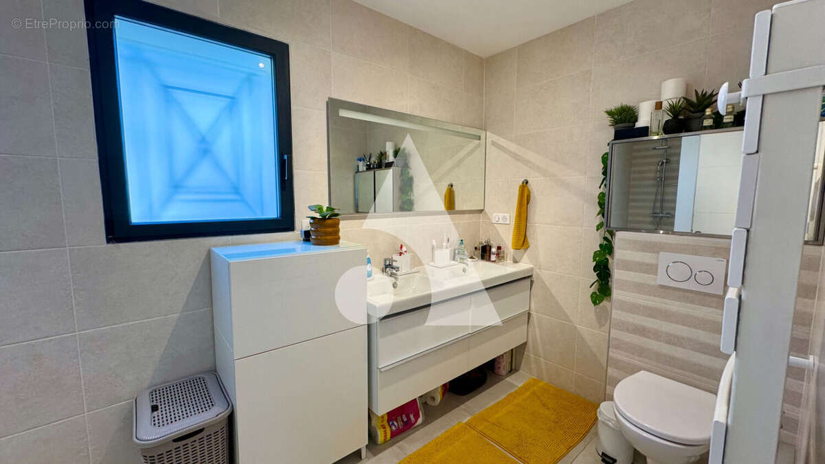 Maison à VILLELAURE