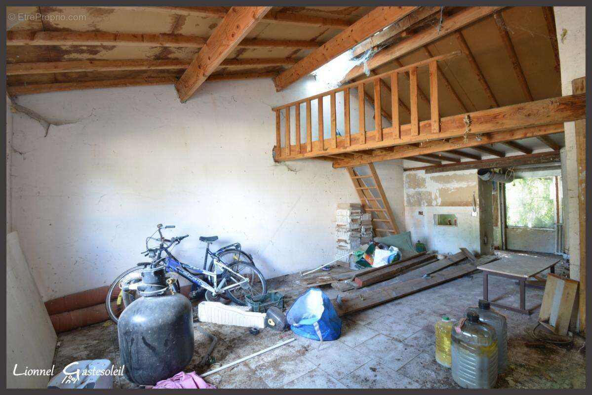 Ensemble deux maisons à rénovées en integralité à vendre avec terrain sur la communes  LIGUEUX (33) - photo 14