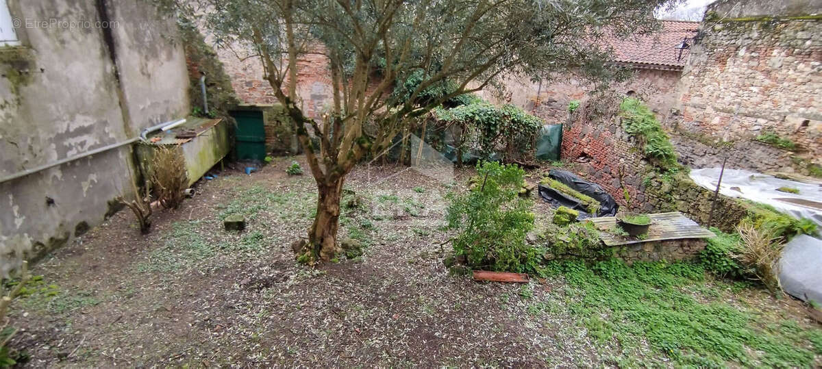 Maison à PORT-SAINTE-MARIE