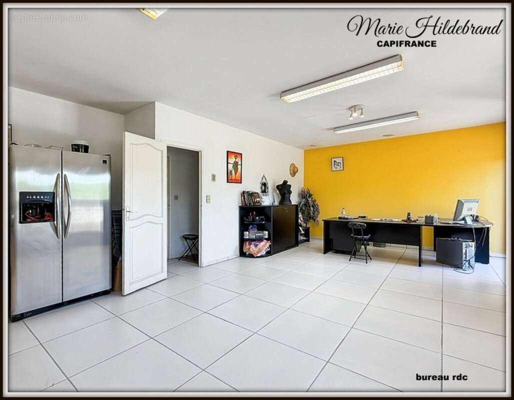 Maison d'architecte de caractère – 285 m² habitables – Vue dominante – Piscine – Grand garage - photo 19