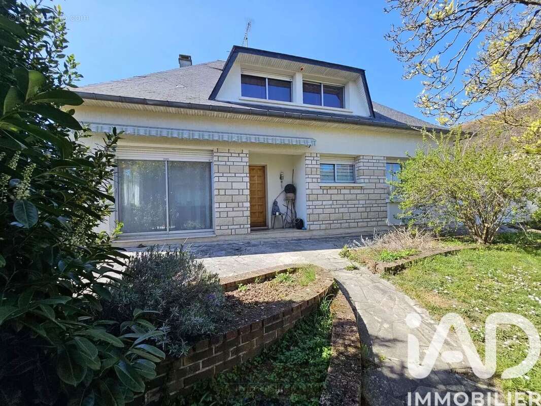 Maison 215 m² à Villemandeur  - photo 2
