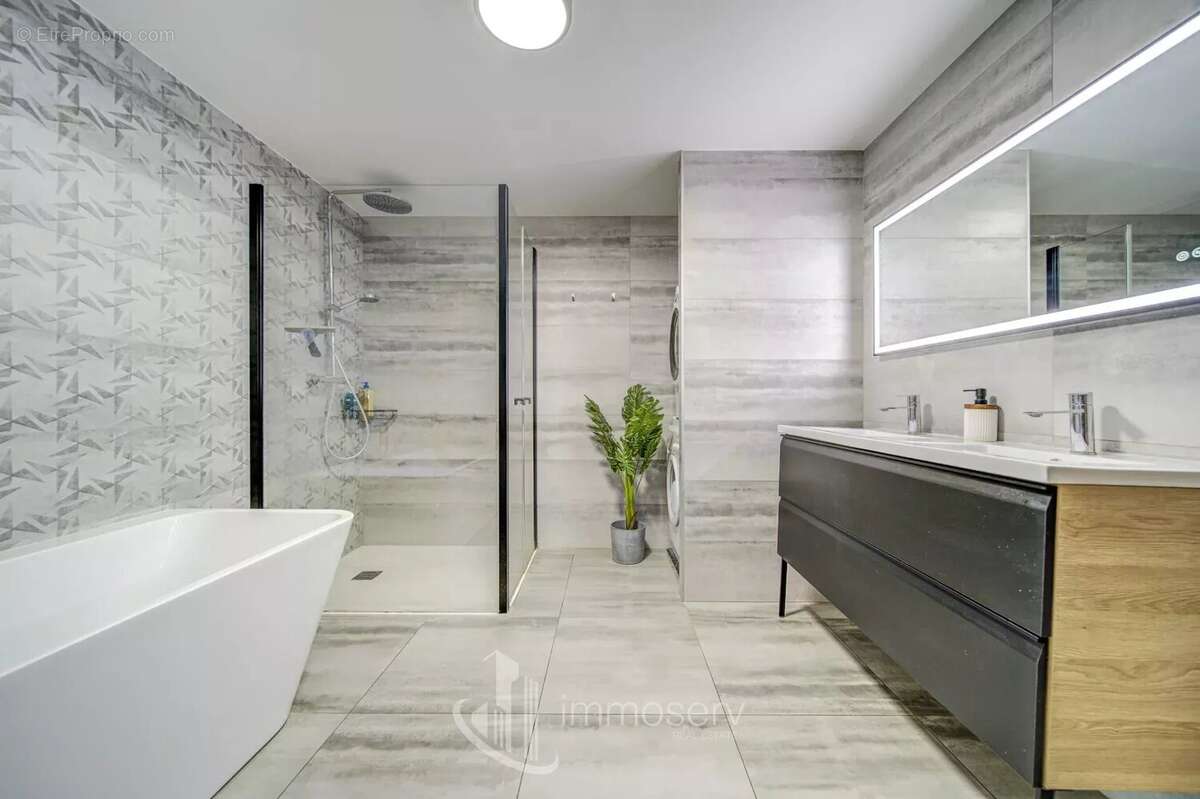 Appartement à AMNEVILLE