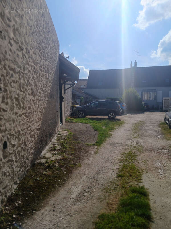 Appartement à JOUY-LE-CHATEL