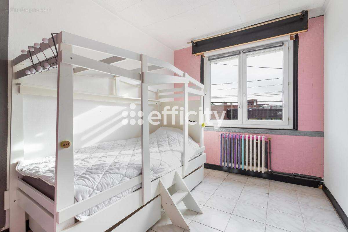 Maison à COURRIERES