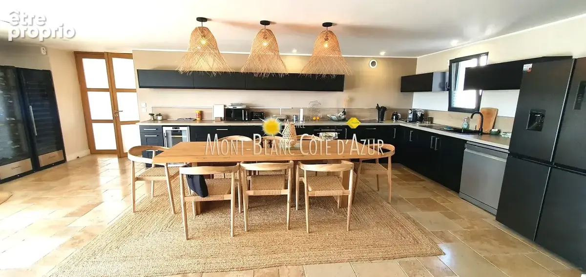 Villa 4 chambres, grand sejour, piscine, magnifique vue degagee jusqu'a la mer - photo 15