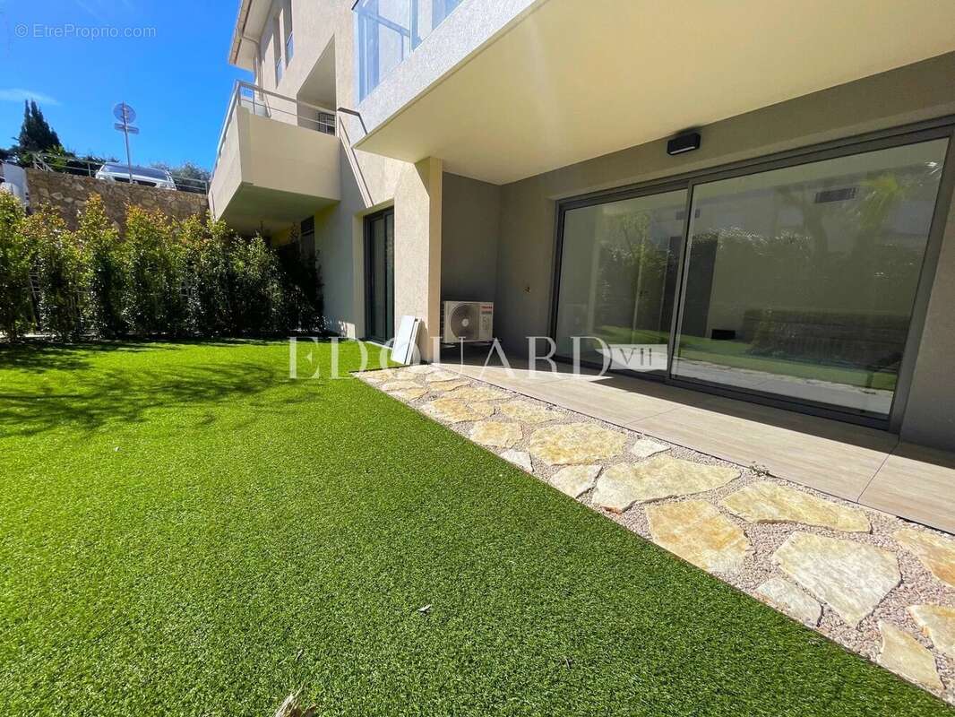 Appartement à ROQUEBRUNE-CAP-MARTIN