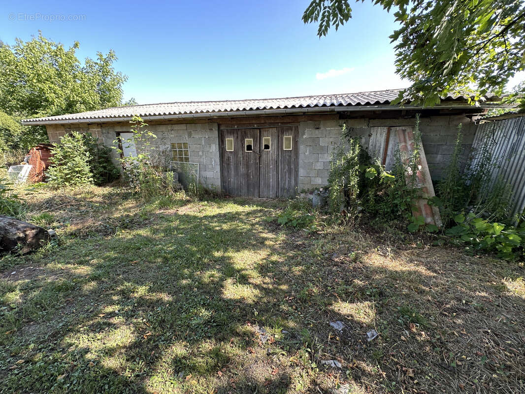 Maison à SAINT-CHRISTOPHE-DE-DOUBLE