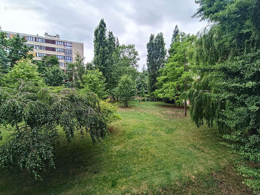 Appartement à FONTENAY-LE-FLEURY