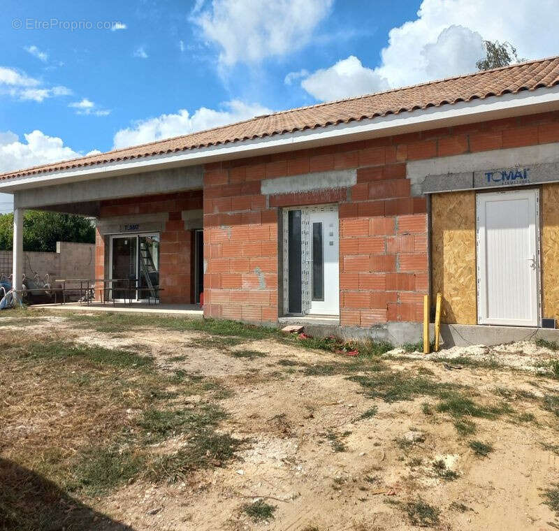 Maison à MONTUSSAN