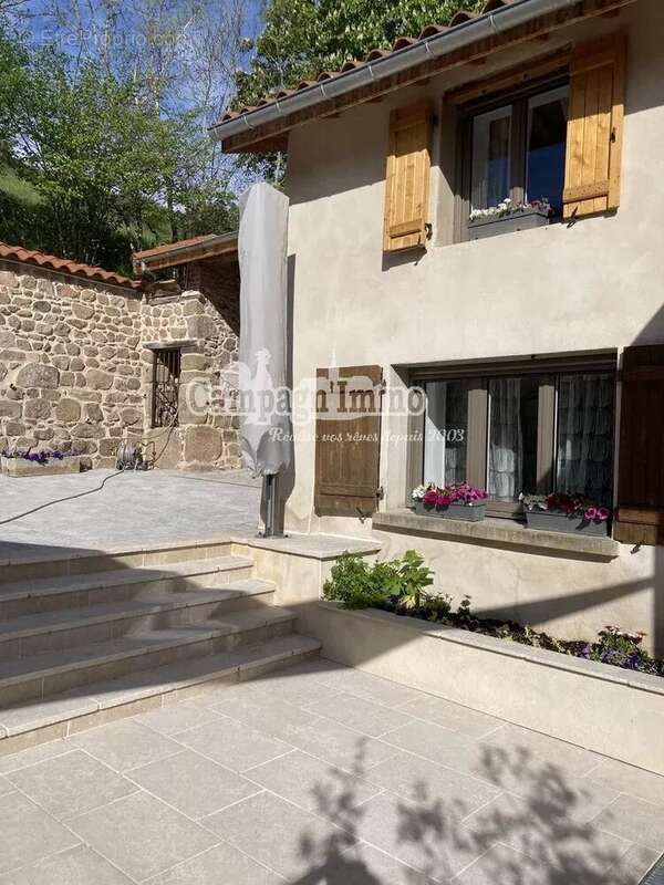 Maison à SAINT-FORGEUX