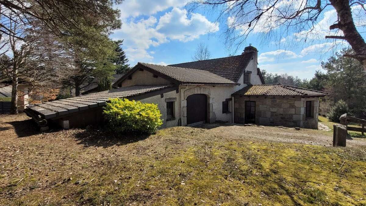Maison à LE CHAMBON-SUR-LIGNON