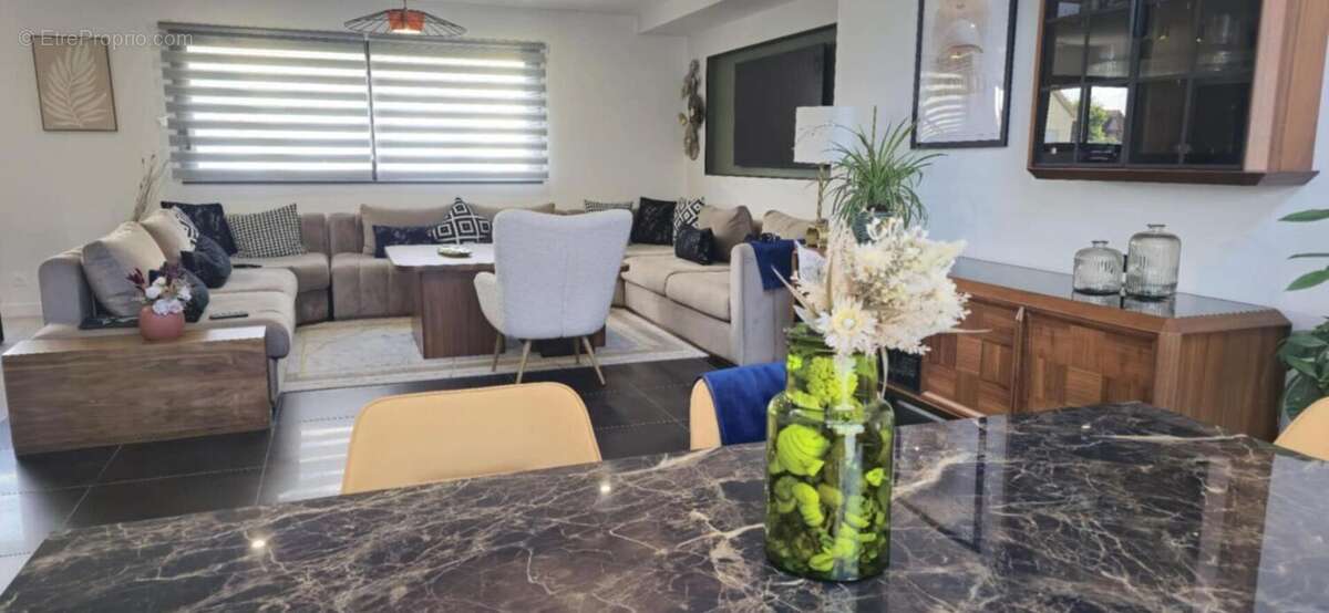 Maison à NEUVILLE-SUR-SARTHE