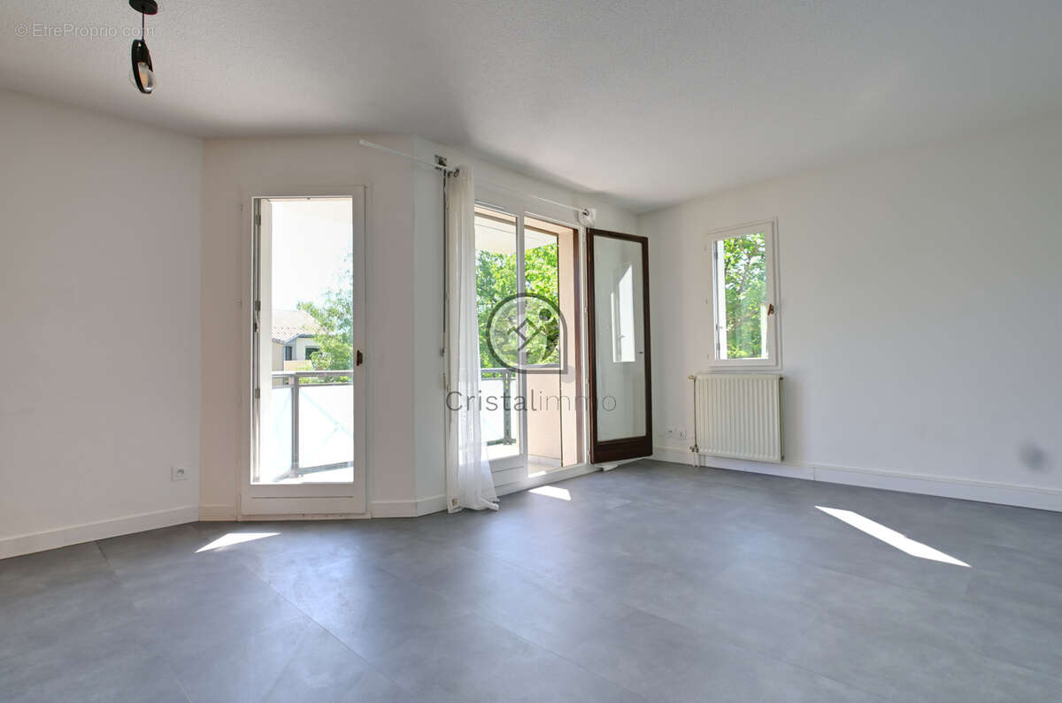 Appartement à MEYLAN