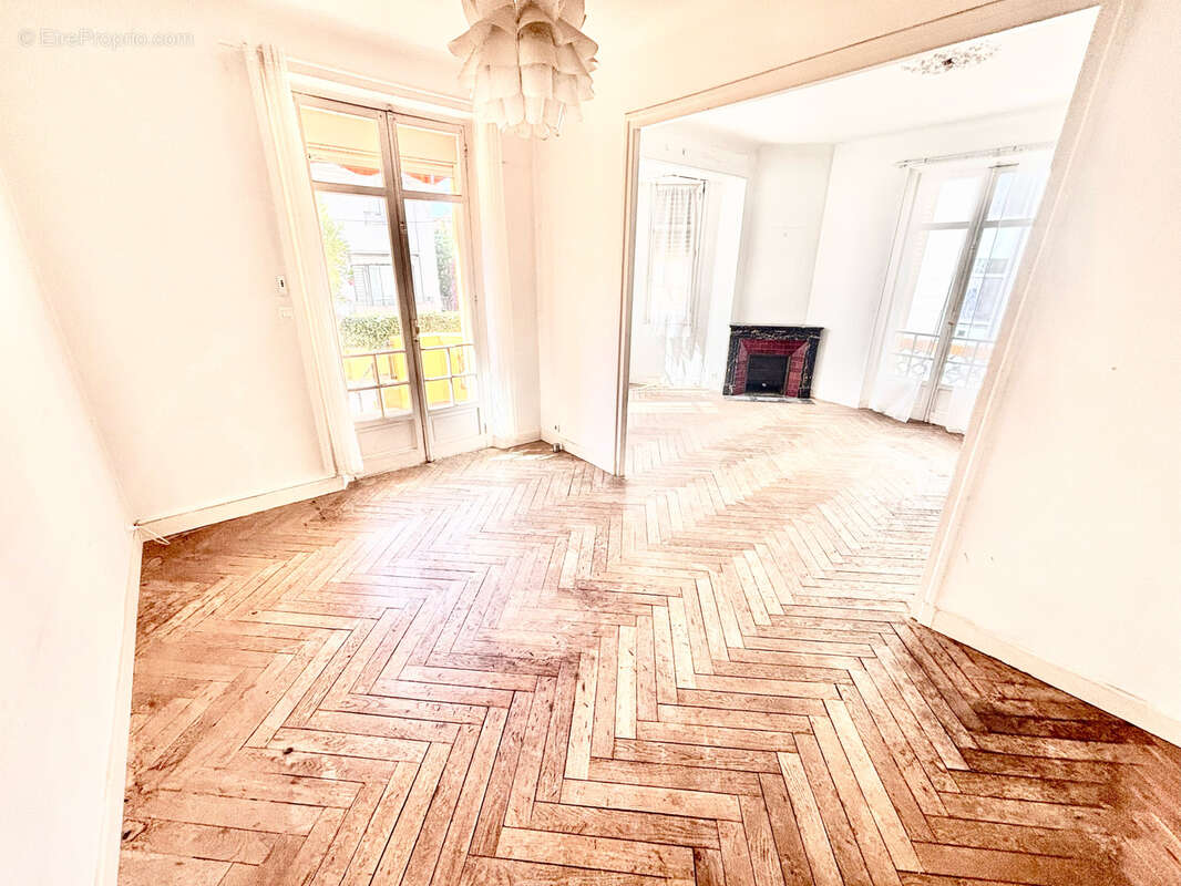 Cannes centre  t4 sud 151m2 bourgeois rez de jardin terrasse 97m2, garage - photo 3