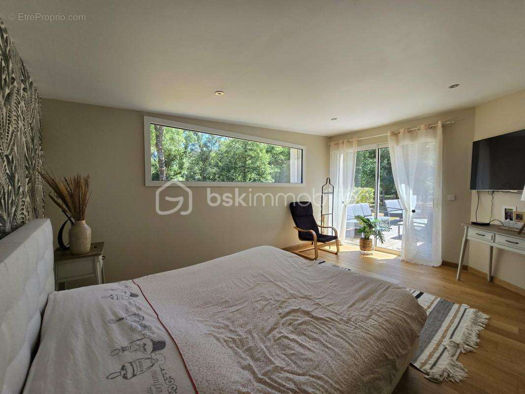 Maison familiale - vie de plain-pied - 4 chambres - spa - terrain constructible - photo 6