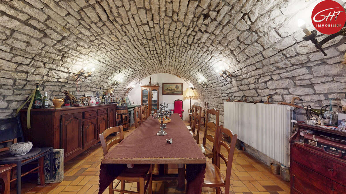 Appartement à HYEVRE-PAROISSE