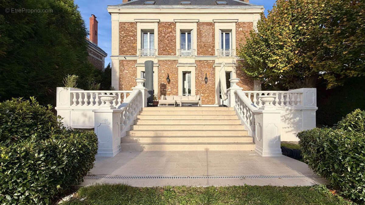 Maison à CORBEIL-ESSONNES