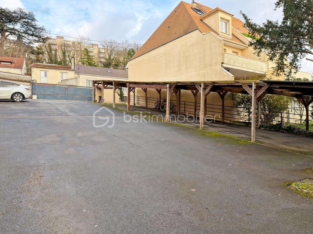 Appartement PRESTIGE F4/F5 Rive droite 113 m2  - 4 chambres - cave et parkings - photo 16